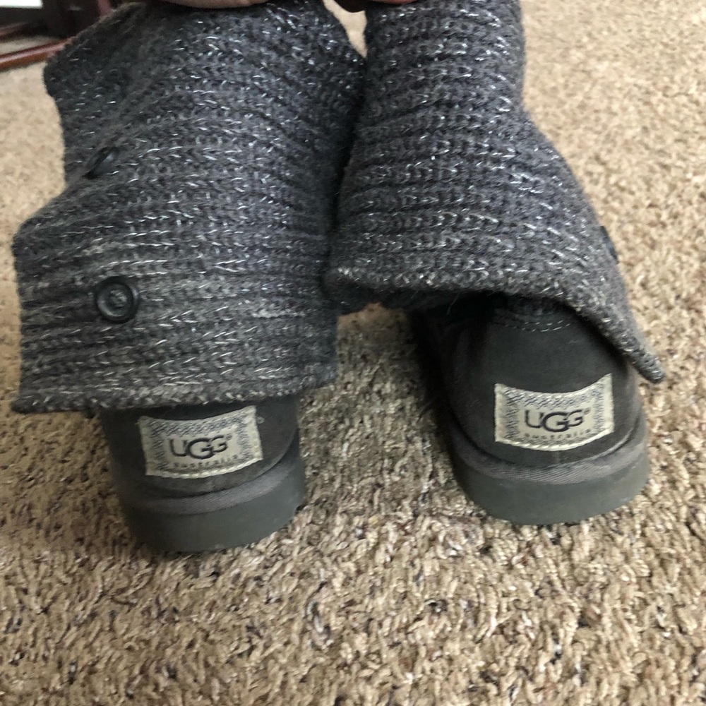 Ugg Size 8 Boots - Picture 2 of 3
